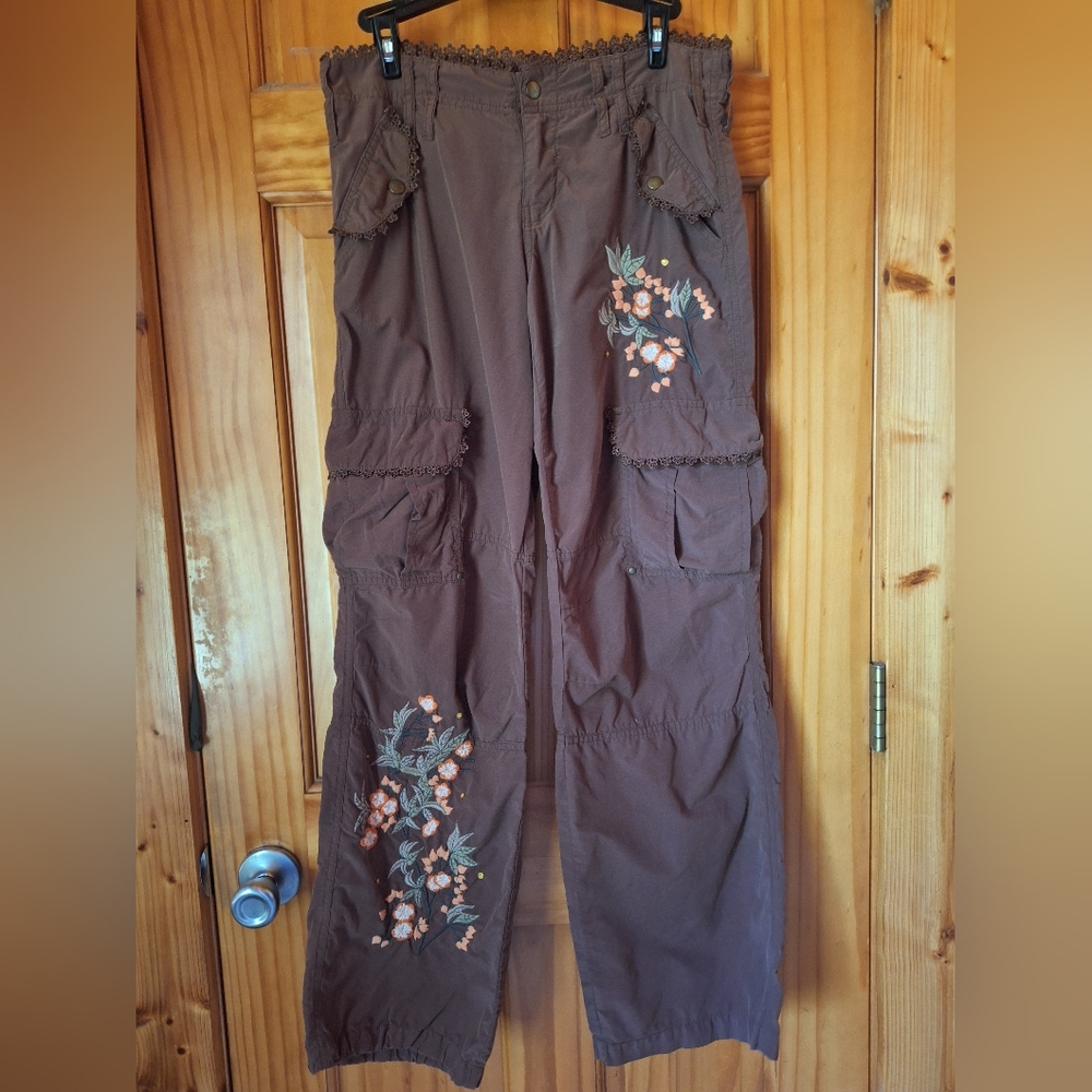 Embroidered Brown Cargo Pants By Rue 21 Sz 3/4